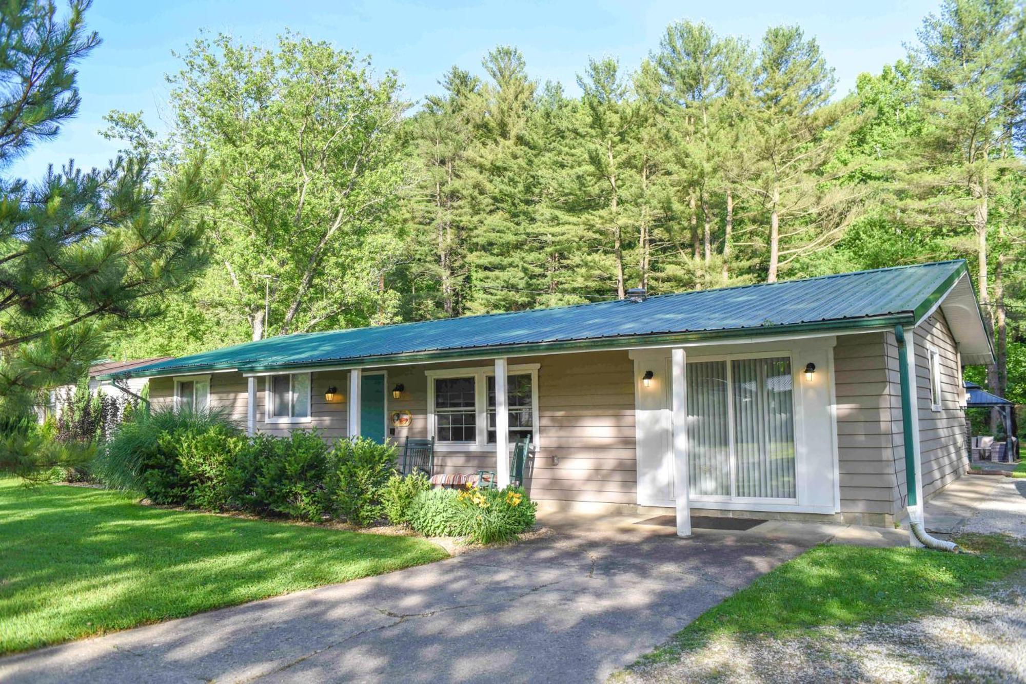 Cottage With Yard And Grill About 21 Mi To Hocking Hills! Nelsonville Buitenkant foto